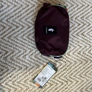 Cotopaxi Nido Accessory Bag - wine color
